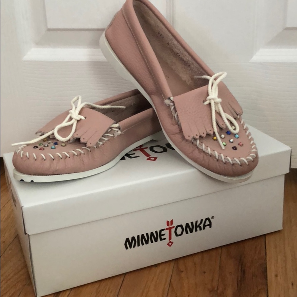 NBW Minnetonka Light Pink Jeweled Moccasin Loafers
